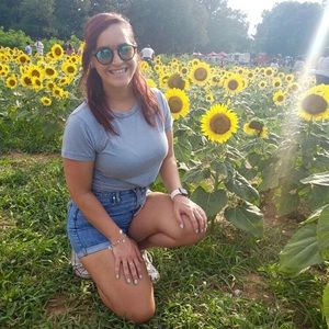 Meet your Posher, Rebecca